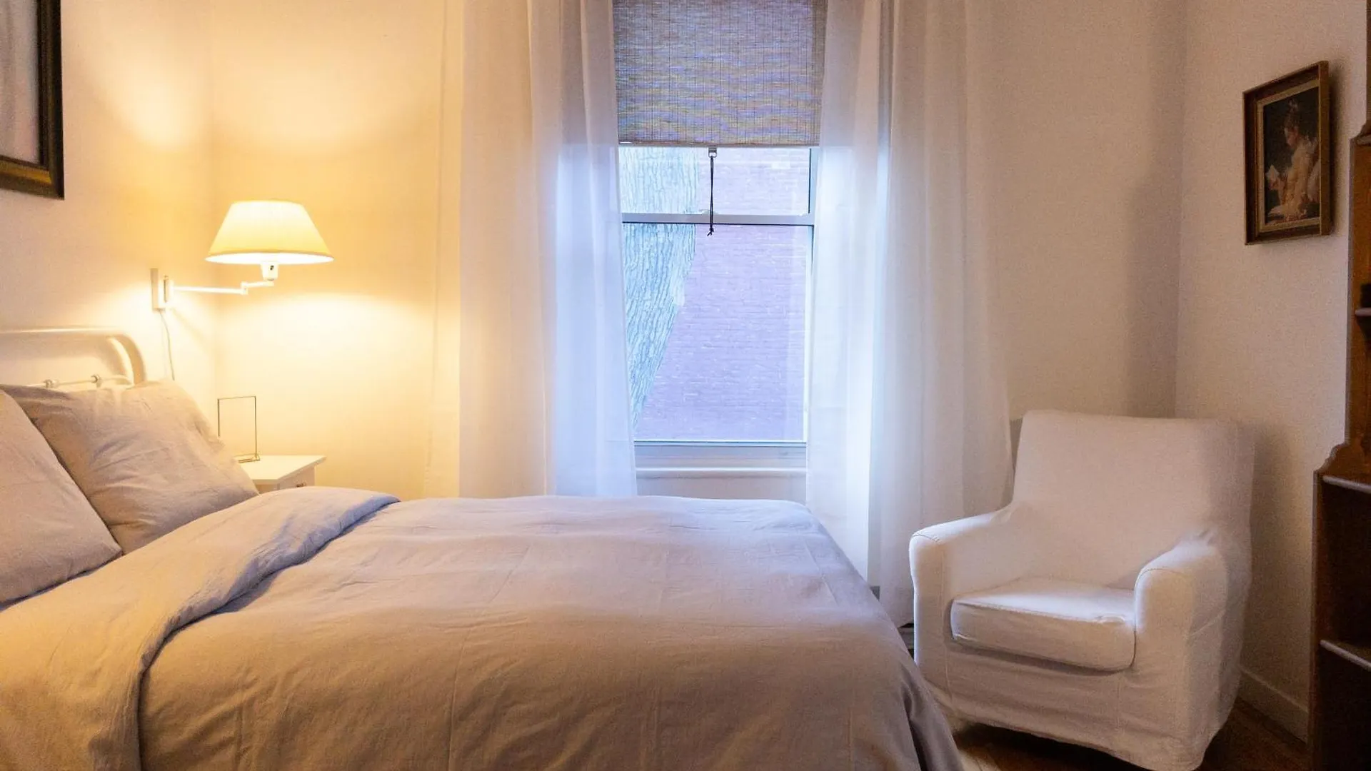 Дом отдыха Вилла Heart Of Mtr For Memorable Experience 7Minmetro 2 Backyard Fully Equipped Монреаль